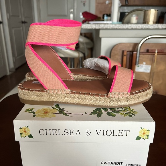 Chelsea & Violet sandal - Picture 2 of 4